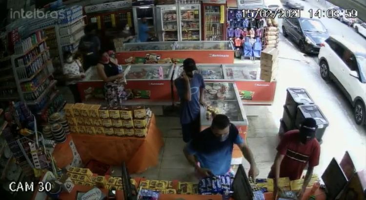 Criminosos assaltam loja de variedades na Vila Pestana, em Osasco